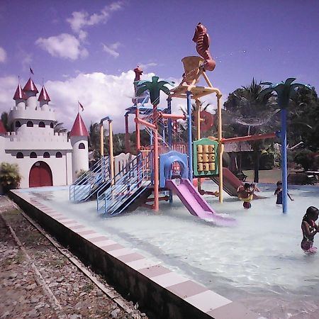 凉亭泳池餐厅度假村 Cabadbaran 外观 照片